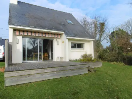 Location maison à Sarzeau, Maison rénovée 80 m², 3 pièces, proche du Golfe du Morbihan avec jardin et terrasse équipée