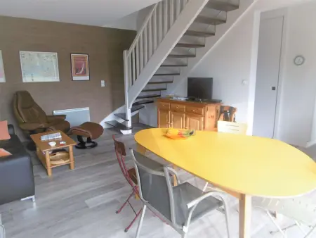 Maison rénovée 80 m², 3 pièces, proche du Golfe du Morbihan avec jardin et terrasse équipée - Photo 4