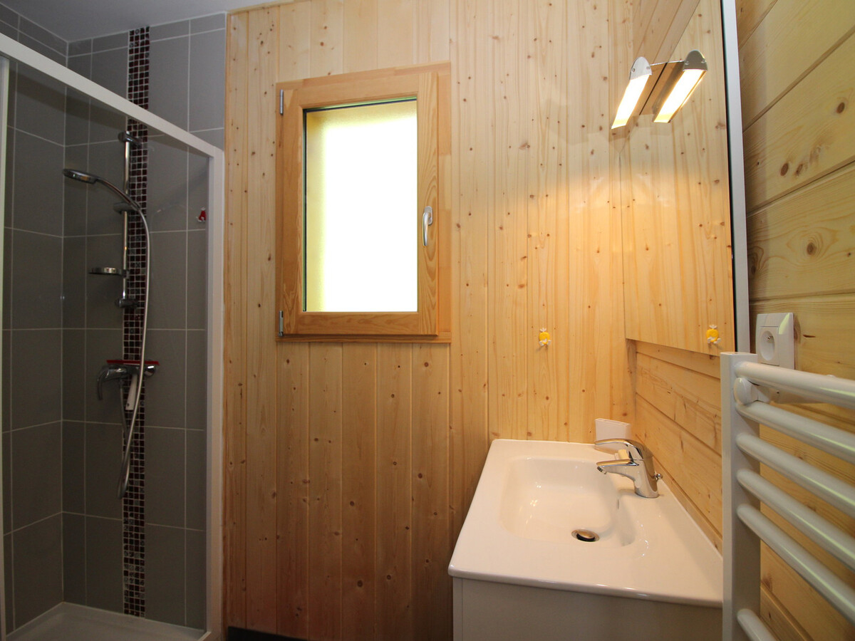Chalet 4 chambres Mont-Dore, terrasse Sud-Est et local skis - Photo 8