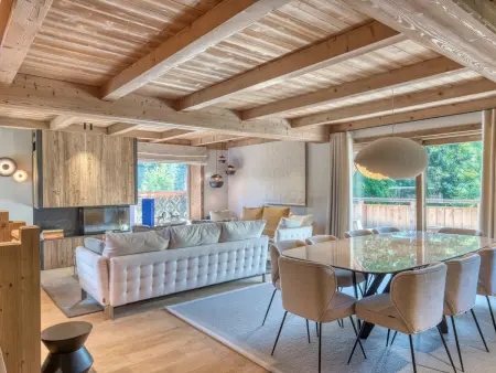 Location chalet à Megève, Chalet rénové 6 chambres à Megève, proche pistes Rochebrune, jardin, garage, 12 personnes