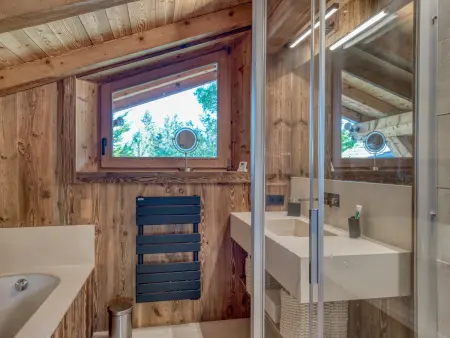 Chalet rénové 6 chambres à Megève, proche pistes Rochebrune, jardin, garage, 12 personnes - Photo 8