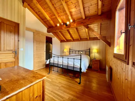 Chalet Savoyard 85m² Poêle à Bois - Vue Grand Massif : photo 10
