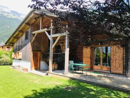 Chalet atypique 10 pers à Samoëns, terrasse et jardin : photo 17