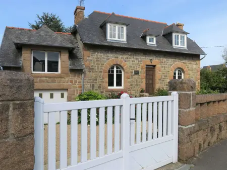 Maison rénovée 100m mer avec WIFI, jardin à Trégastel - Photo 12