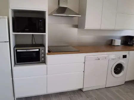 Maison spacieuse climatisée, 3 chambres, terrasse, cuisine neuve, accès direct à la mer, à Marseillan - Photo 6