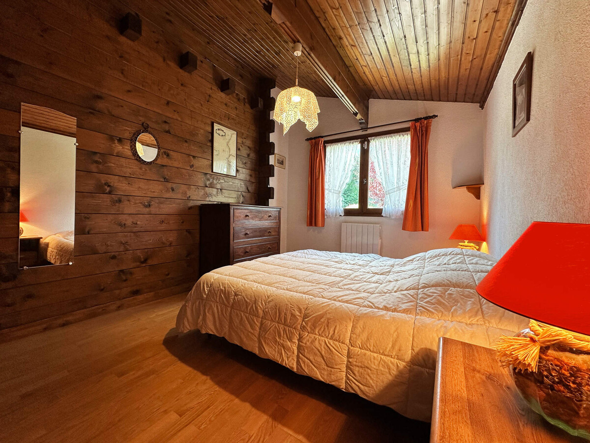 Chalet Justine à Samoëns : jardin, cheminée, 6 personnes - Photo 6