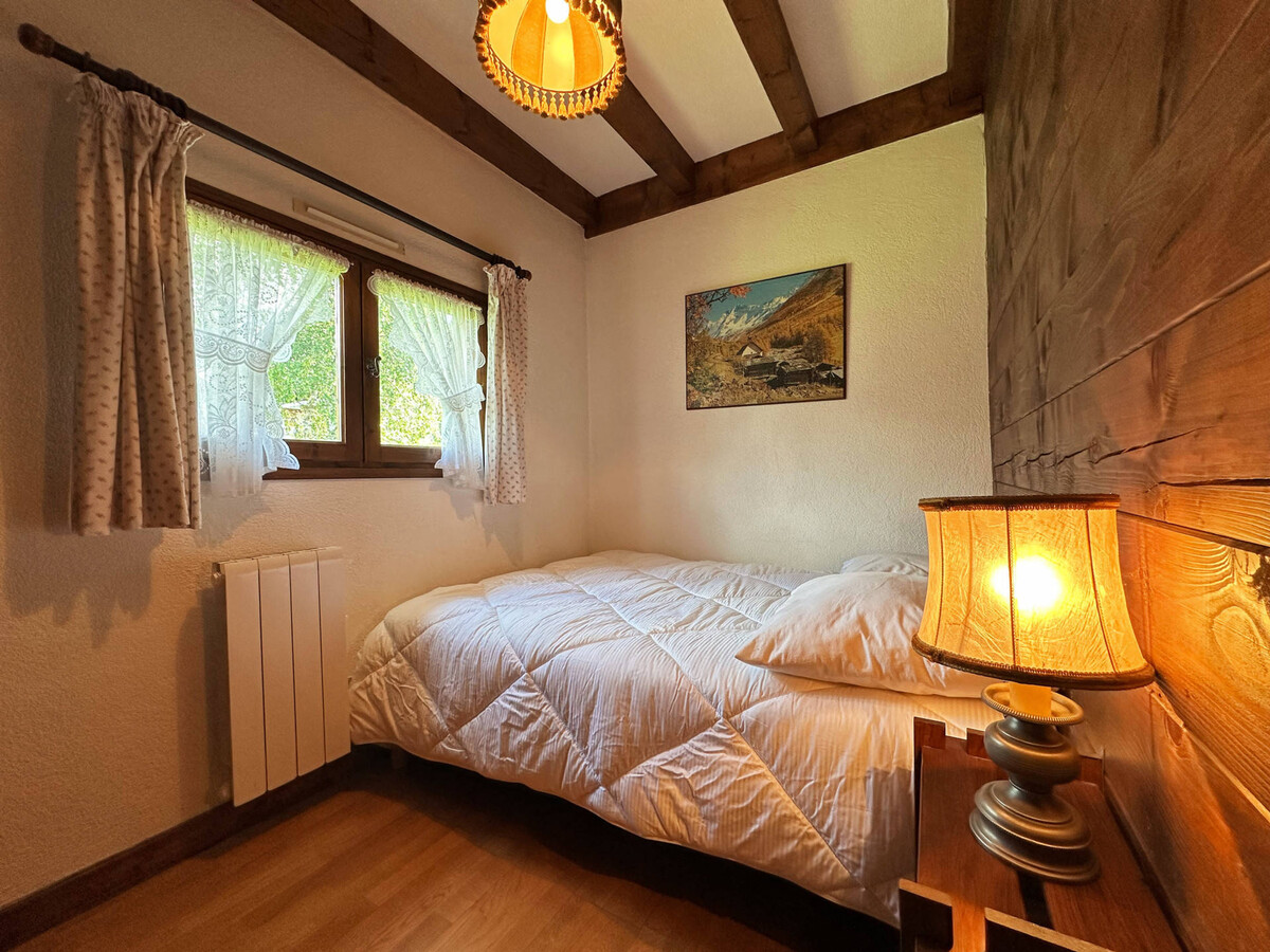 Chalet Justine à Samoëns : jardin, cheminée, 6 personnes - Photo 10