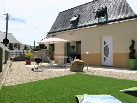 Location maison à Perros Guirec, Maison rénovée 3* avec jardin et Wifi, à 450m du centre de Perros-Guirec
