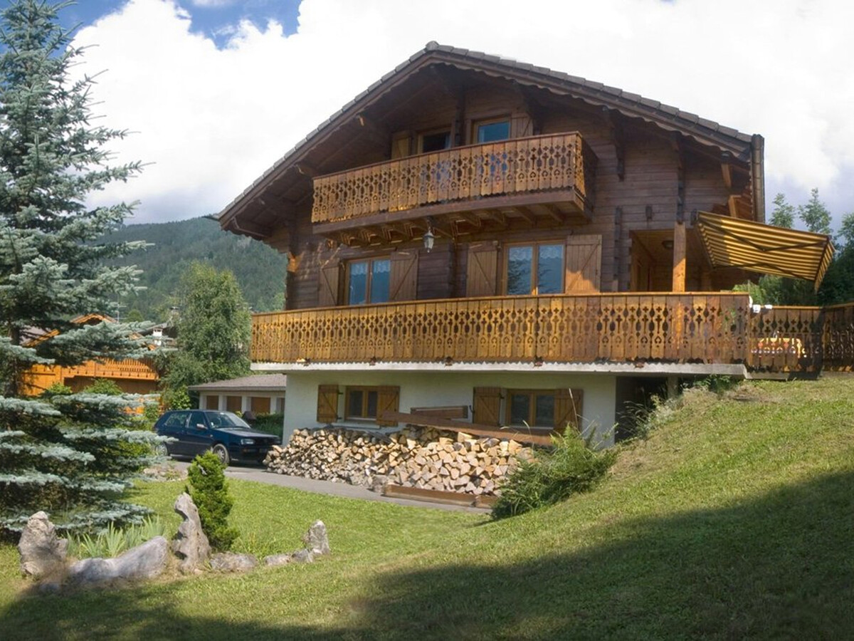 Chalet 3 chambres aux Carroz, 300 m des pistes, poêle à bois - Photo 2