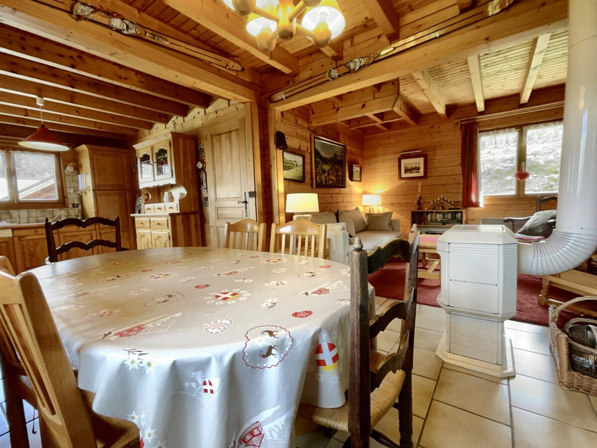 Chalet 3 chambres aux Carroz, 300 m des pistes, poêle à bois - Photo 3