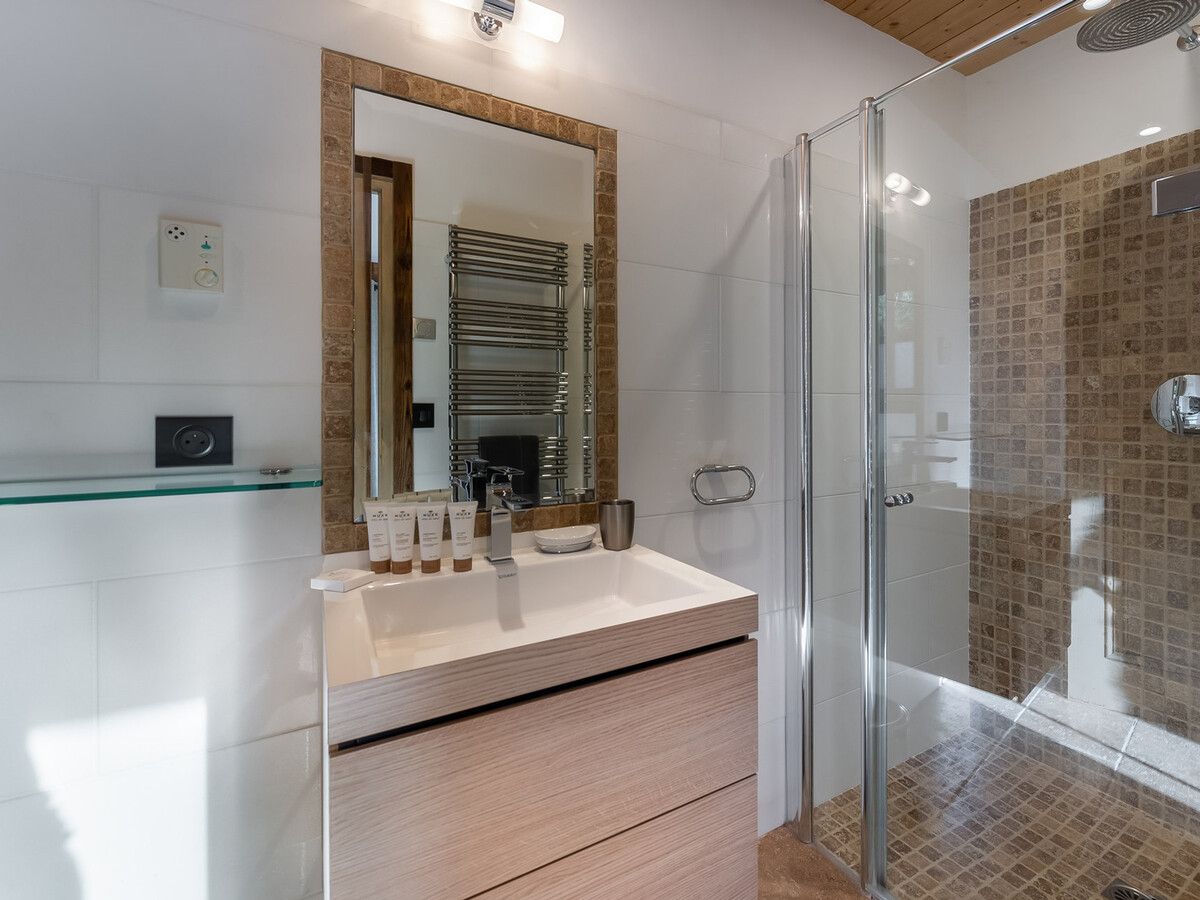 Chalet Duchesse 230m² – Jacuzzi & salle de jeux à Saint-Martin - Photo 9