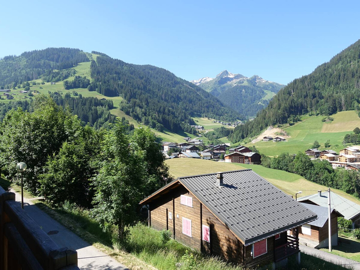 Chalet 4 chambres terrasse sud, 500m du village - Photo 7