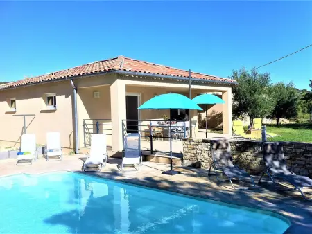 Location maison à Vagnas, Villa Moderne à Vagnas: Piscine Chauffée, 6 Pers, Proche Vallon Pont d’Arc