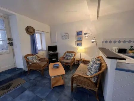 Maison de Pêcheur à 50m de la Plage avec WIFI, Terrasse et Cuisine Équipée - Photo 5