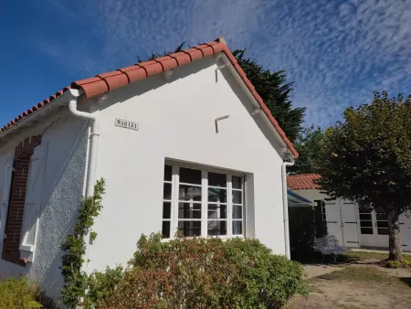 Location maison à Saint Jean de Monts, Maison Charmante Près Plage et Forêt, 5 Ch., Jardin, Parking, Quartier Calme