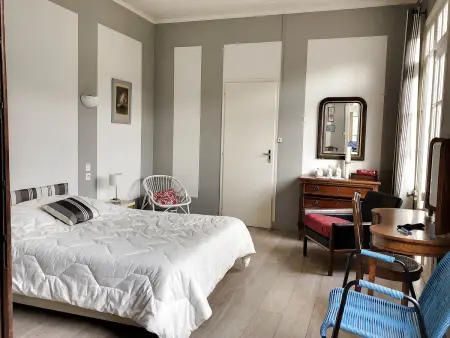 Maison Charmante Près Plage et Forêt, 5 Ch., Jardin, Parking, Quartier Calme - Photo 6
