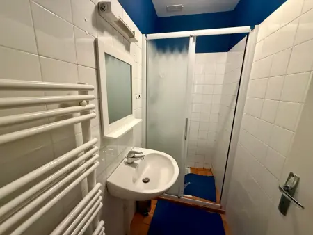 Maison Charmante Près Plage et Forêt, 5 Ch., Jardin, Parking, Quartier Calme - Photo 12