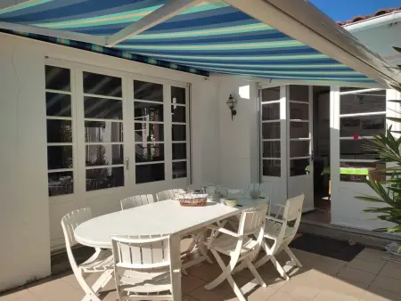 Maison Charmante Près Plage et Forêt, 5 Ch., Jardin, Parking, Quartier Calme - Photo 17