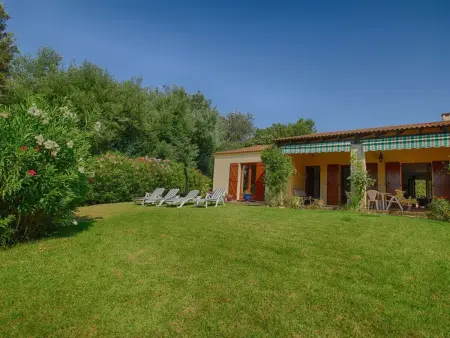 Location maison à Casaglione Tiuccia, Villa 3 chambres à 200m de la plage avec jardin, terrasse et parking sécurisé