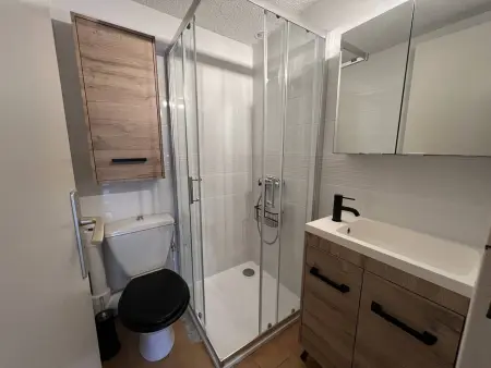 Villa T3 avec terrasse, 6 couchages, proche plage et commerces, quartier calme, parking privé - Photo 3