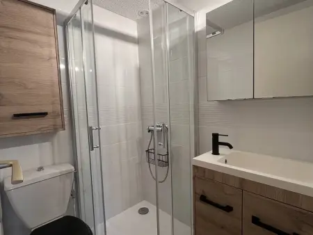 Villa T3 avec terrasse, 6 couchages, proche plage et commerces, quartier calme, parking privé - Photo 8