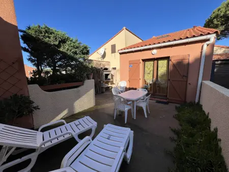 Villa T3 avec terrasse, 6 couchages, proche plage et commerces, quartier calme, parking privé - Photo 11