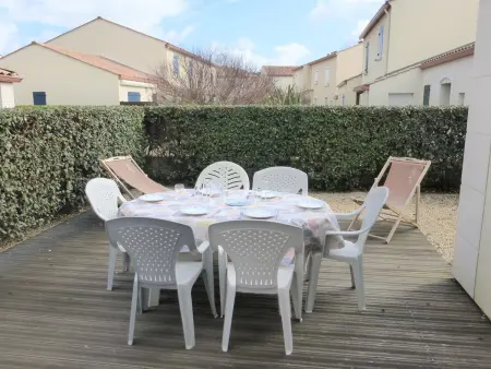 Maison 6 personnes à 300m de la plage, piscine : photo 3