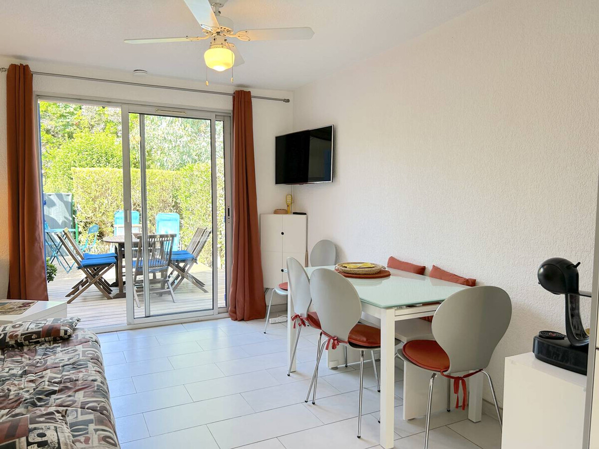 Mazet Tahiti Parc au Lavandou : piscine, parking, plage - Photo 3