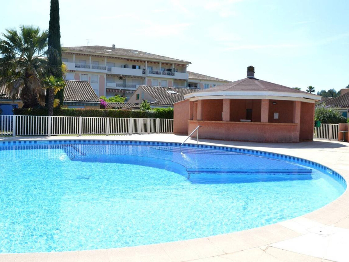 Mazet Tahiti Parc au Lavandou : piscine, parking, plage - Photo 11