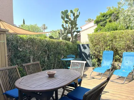 Location maison à Le Lavandou, Maison avec piscine et parking, proche plage pour 6 personnes