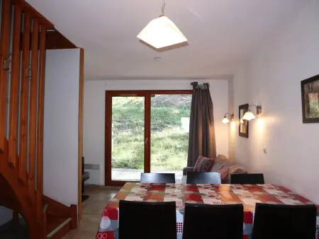 Chalet mitoyen avec piscine, sauna, hammam, départ des pistes, 2 chambres, balcon, Les Orres 1800 - Photo 2