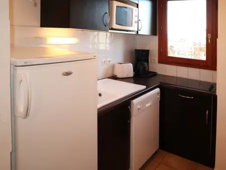 Chalet mitoyen avec piscine, sauna, hammam, départ des pistes, 2 chambres, balcon, Les Orres 1800 - Photo 3
