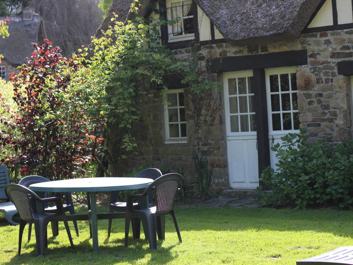 Maison normande au toit de chaume avec étang à Jullouville - Photo 19