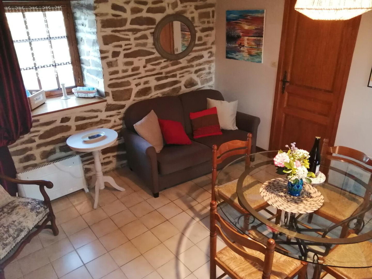 Ancienne boulangerie en pierre du XVIIe à Cerisy-la-Salle - Photo 3