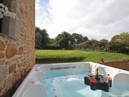 Gîte familial 6 pers. avec spa, jardin clos et salle de jeux : photo 4
