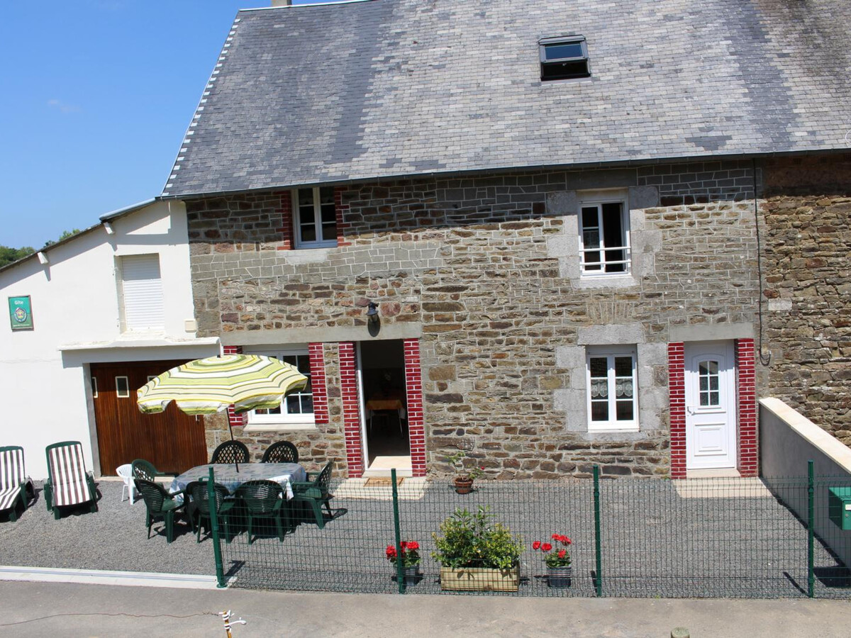 Gîte 7 pers. avec terrain de jeux à Sourdeval-les-Bois - Photo 1
