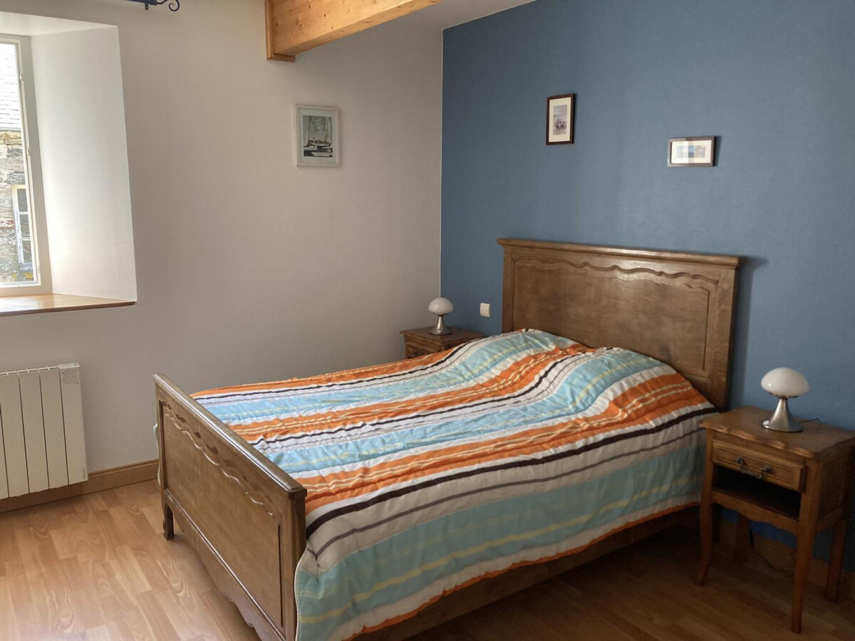 Maison en pierre rénovée, 3 chambres, terrain clos à La Hague - Photo 6