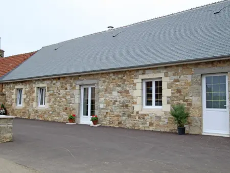 Gîte en pierre plain-pied, Brillevast – 4 pers, terrain clos : photo 2