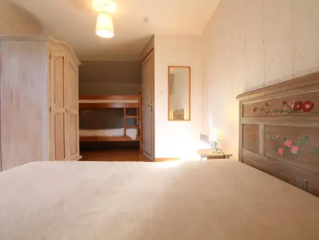 Gîte typique Théville, cheminée et cour close : photo 14