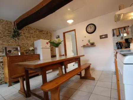 Gite 7 pers. pierre authentique, jardin clos et garage à Canville-la-Rocque : photo 9