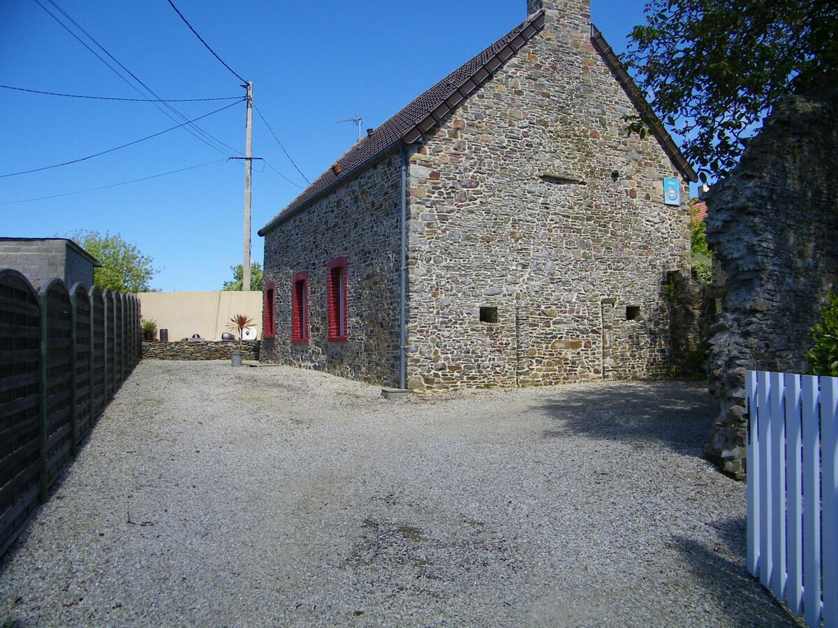 Maison pierre réhabilitée, 1400m² de terrain à Saint-Germain-sur-Ay - Photo 17