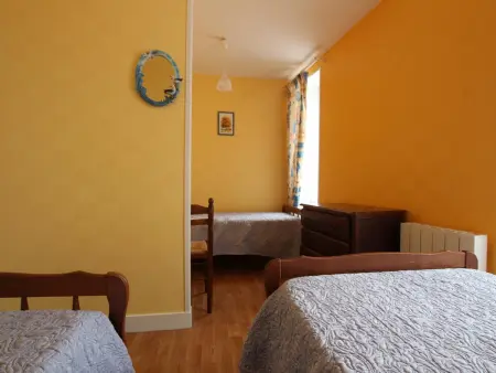 Charmant Gîte Familial avec Jardin près des Plages - 4 Chambres, Cheminée, Animaux Acceptés - Photo 11