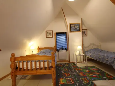 Gîte en pierre avec cheminée et jardin clos à Surtainville : photo 9
