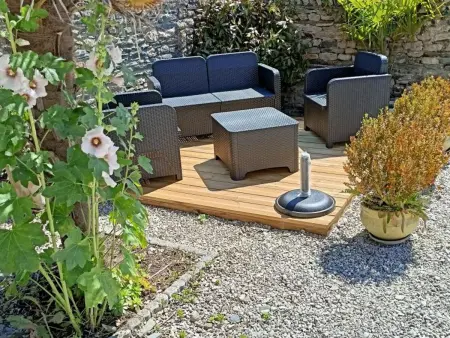 Gîte en pierre avec cheminée et jardin clos à Surtainville : photo 13