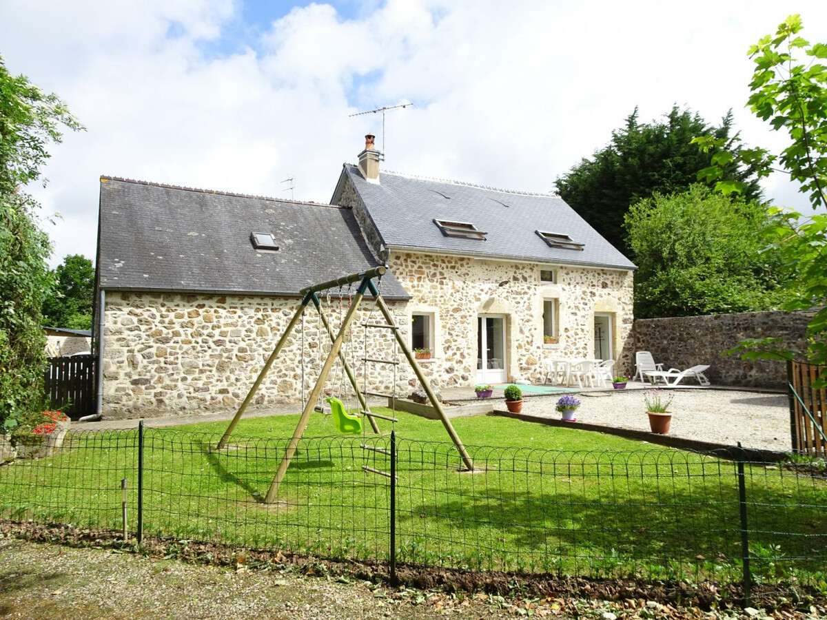 Gîte 3 chambres avec terrain de jeux à Tamerville - Photo 1