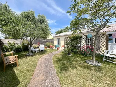 Location maison à Saint Pair sur Mer, Maison rénovée, à 300m de la plage et proche commerces, avec terrasse et jardin, tout confort