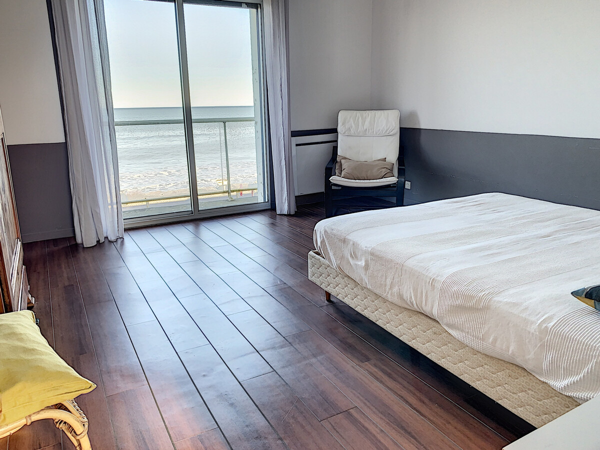 Villa 5 chambres face plage Kairon, vue Granville - Photo 17