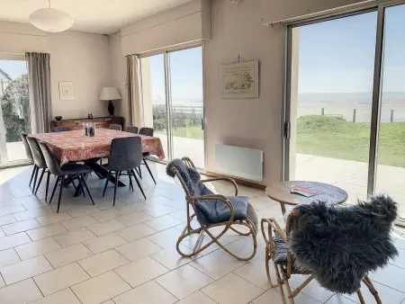 Location maison à Saint Pair sur Mer, Villa avec jardin et accès direct plage, terrasse, 5 chambres, 2 salles deau, wifi, parking