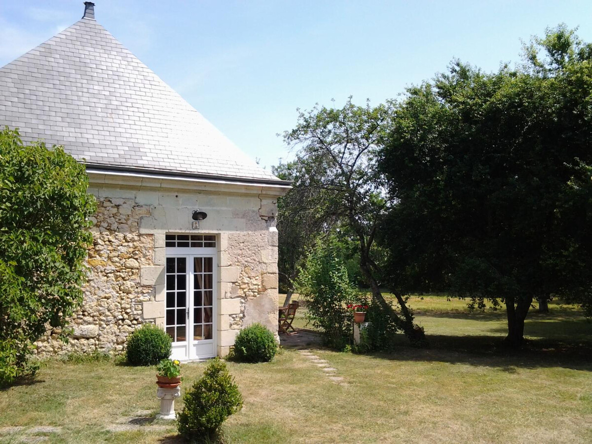 Maison XVIIIe à Cheillé, jardin 800 m² et GR3 - Photo 1