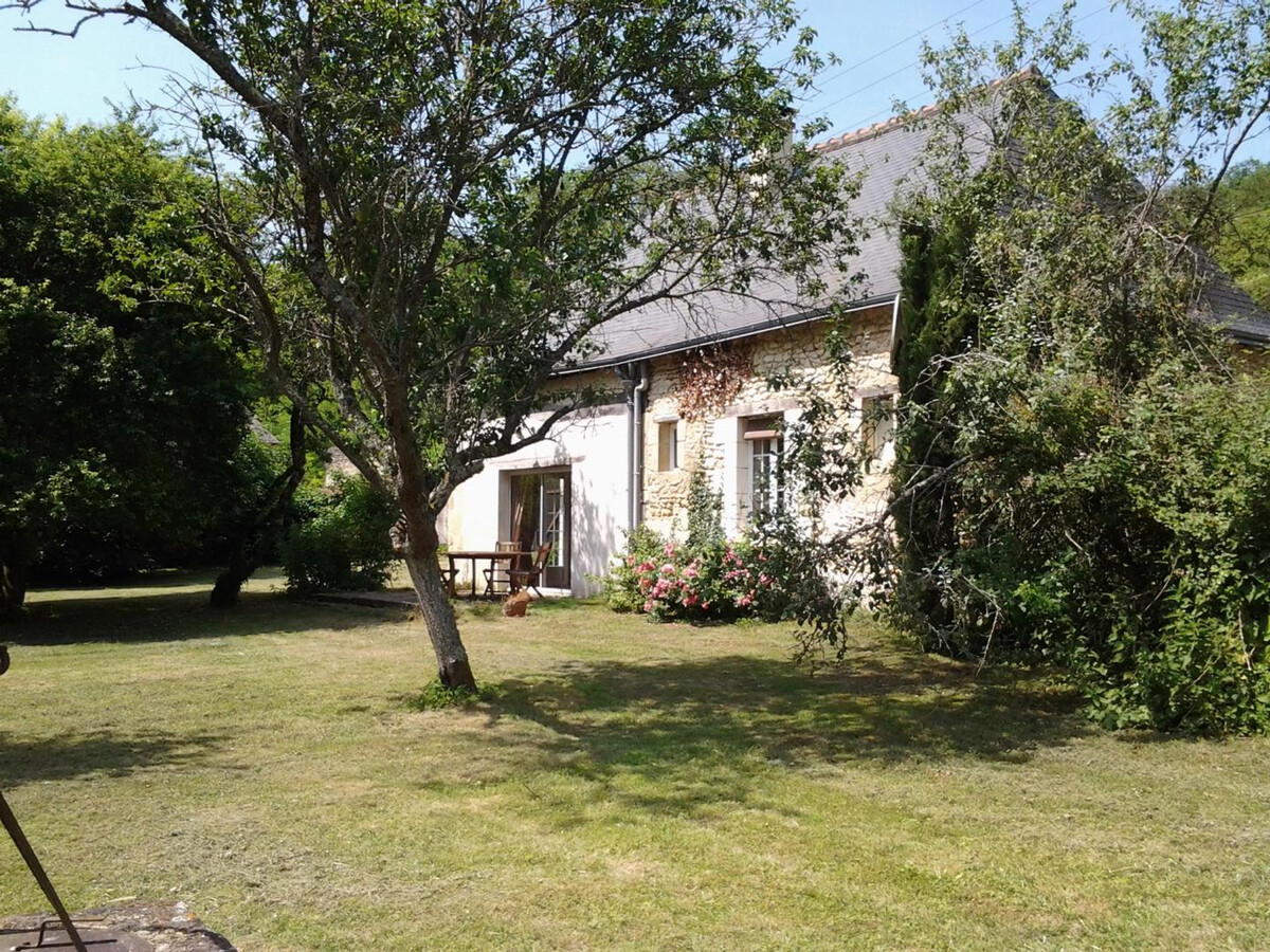 Maison XVIIIe à Cheillé, jardin 800 m² et GR3 - Photo 2